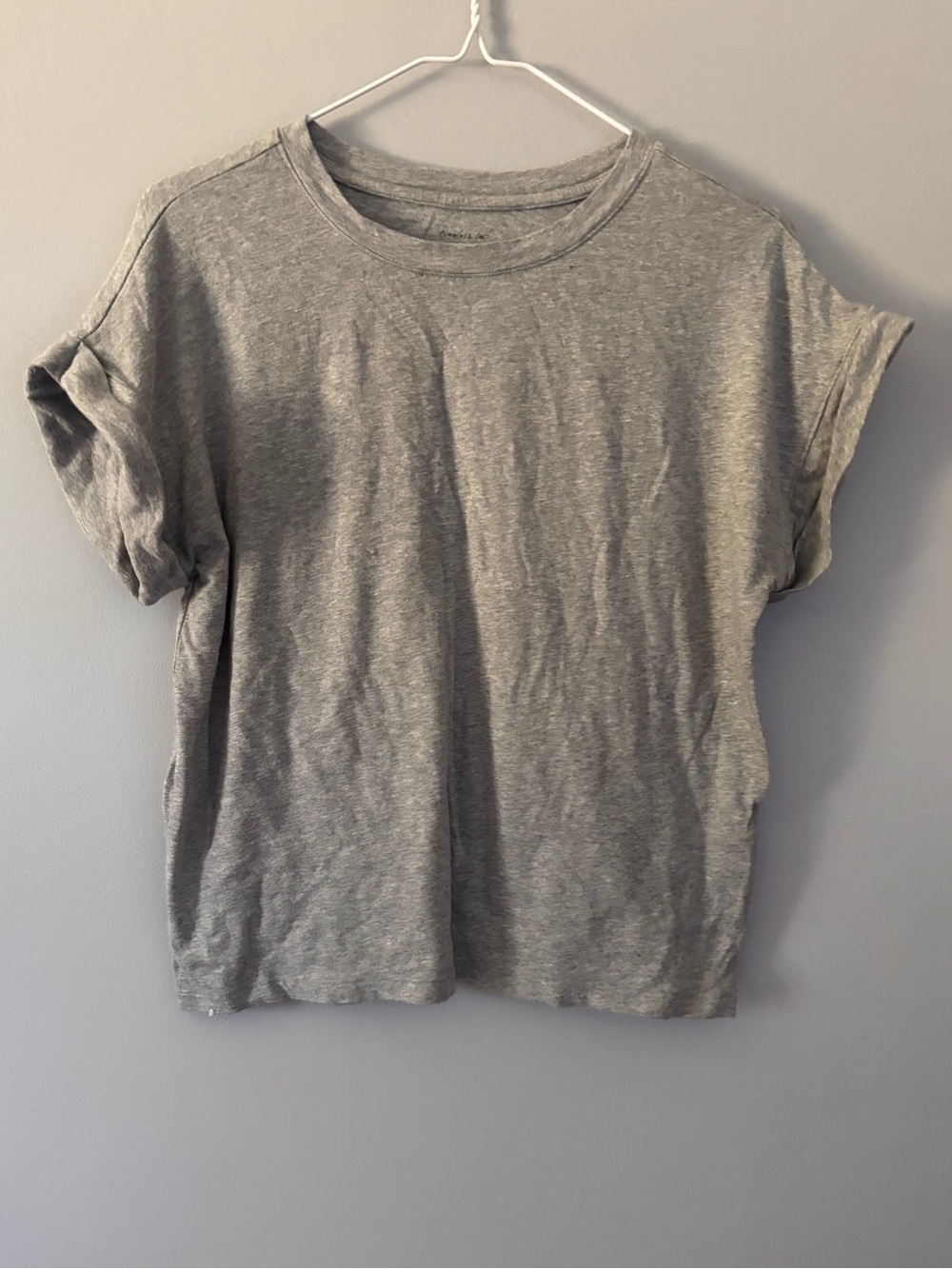 Banana Republic Timeless Tee Womens XS Gray Crew Neck Rolled Sleeve Knit Tee.